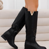 Dolores - Botas Negras con V Burdeos de Piel Sintética con Cuña Interna