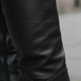 Valeria - Botas Altas Negras de Piel Sintética Martillada con Tacón Cómodo