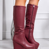 María - Botas Rojas con Cuña