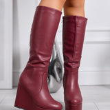 María - Botas Rojas con Cuña