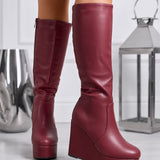 María - Botas Rojas con Cuña